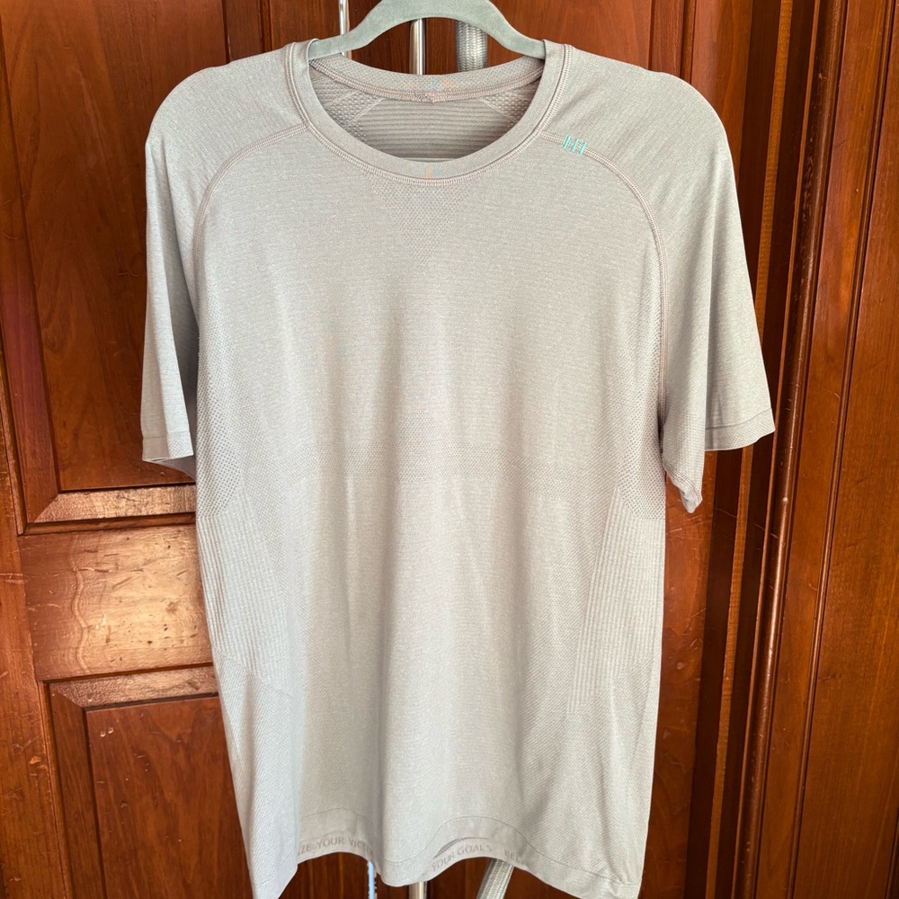 Lululemon Medium Metal Vent Tech Light Gray